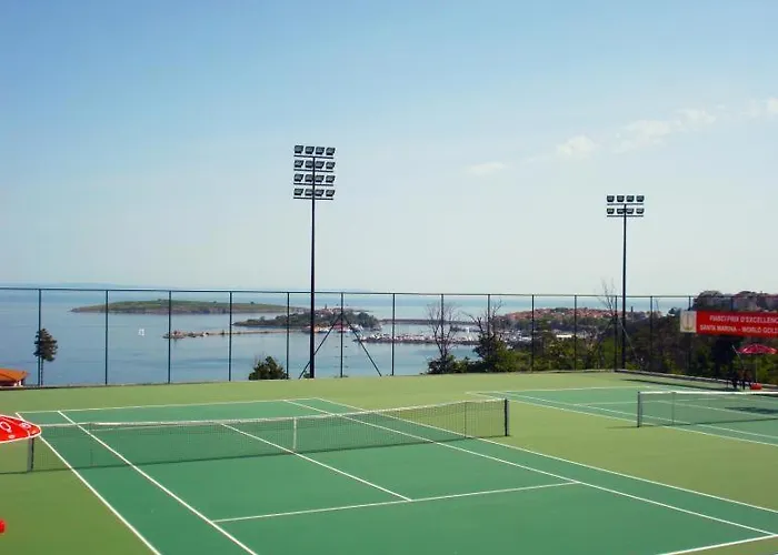 трёхкомнатные роскошные у моря в санта марина 公寓 索佐波尔