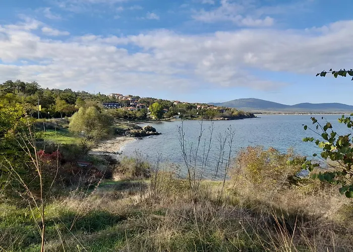 трёхкомнатные роскошные у моря в санта марина Созопол