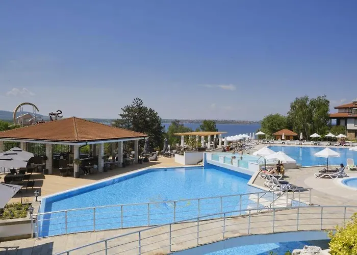 трёхкомнатные роскошные у моря в санта марина * Созопол