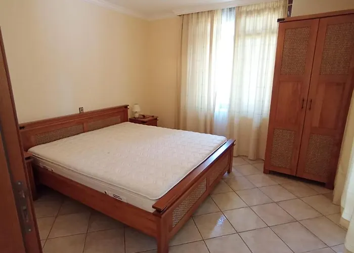 трёхкомнатные роскошные у моря в санта марина Апартамент *