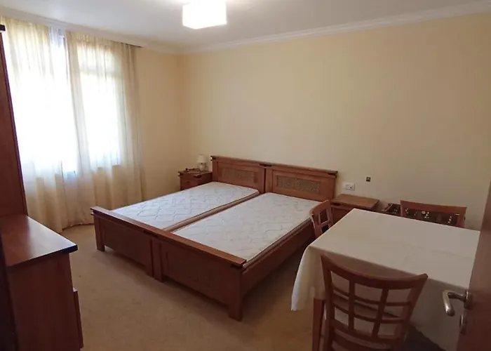 Апартамент трёхкомнатные роскошные у моря в санта марина Созопол